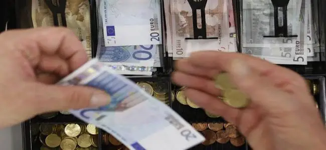 Dristibuteur_de_monnaie_17_02_2013.jpg