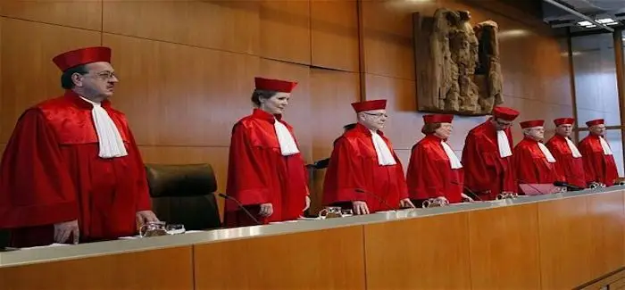 Cour_constitutionnelle_de_Karlsruhe.jpg