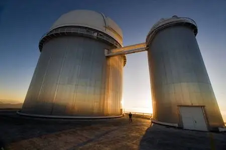 RTEmagicC_telescope_LlaSilla_txdam28874_4d40ce.jpg