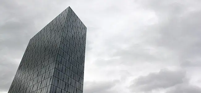 iceland_building.jpg