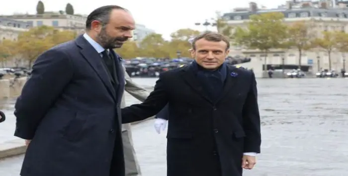 Virus Macron