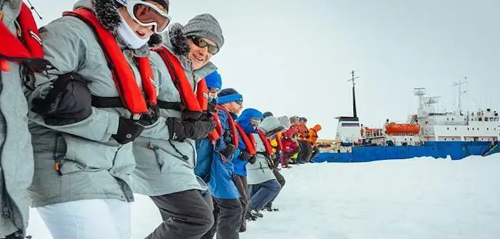 Akademik_Shokalskiy_01_01_2014.jpg