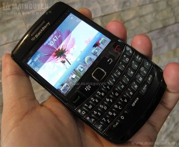 BlackBerry-9780-MN_1.jpg