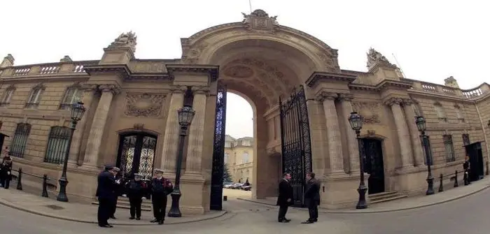 grilles_elysee_27_12_2013.jpg