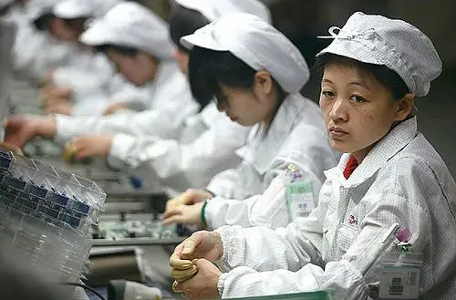 foxconn-workers.jpg