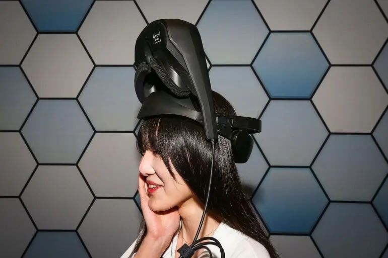 lg vr headset prototype gdc 2017