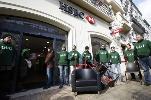 saisie_de_meubles_a_la_hsbc_de_bayonne-72caa.jpg