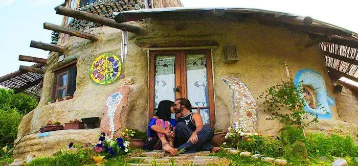 eco dome argentine super adobe maison en sac de terre une