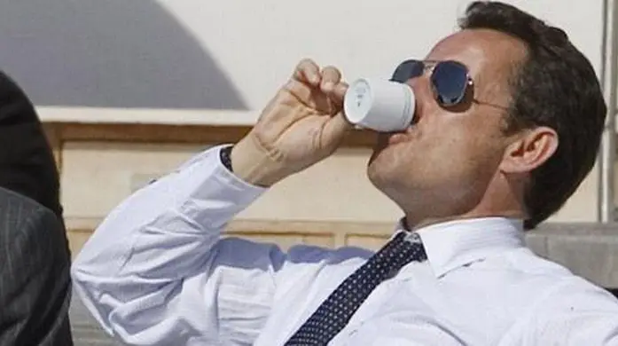 sarko sarkozy depense bling bling.jpg