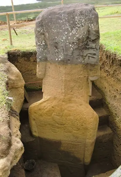 statues_ile_de_paques_03.jpg