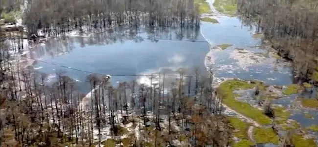 Sinkhole_louisiane_05_12_2012.jpg