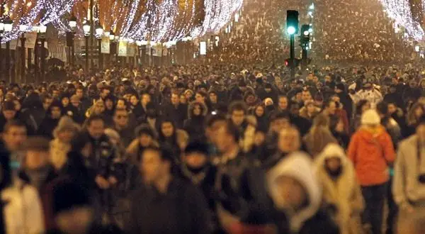 Foule_Francais_champs_elysee_noel.jpg