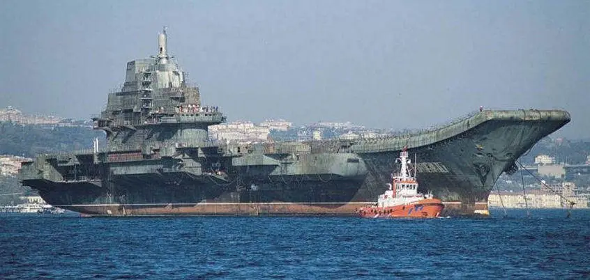 02-2001-Istanbul Strait-Tow.jpg