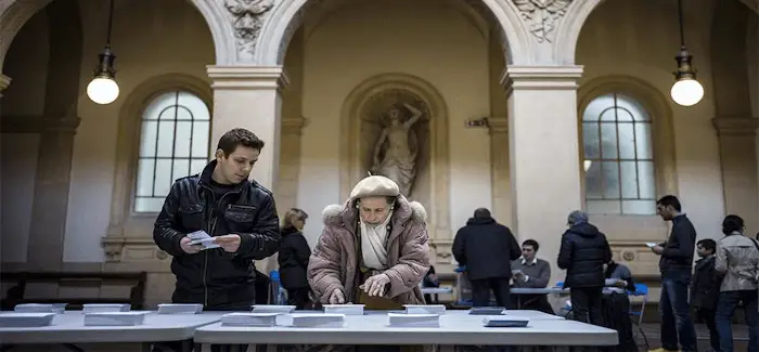 2074651 presidentielle un jeune sur deux juge la campagne pathetique web tete 0211904778038