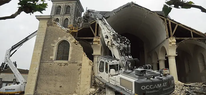 destruction_eglise_24_11_2015.png