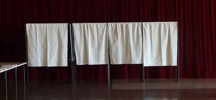 isoloir_vide_12_11_2015.jpg