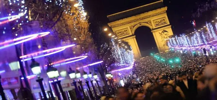 Champs_elysee_01_01_2015.jpg