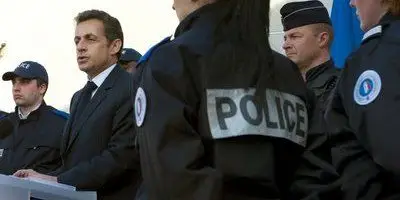 532934_france-s-president-sarkozy-delivers-a-speech-as-he-visits-a-police-station-in-gagny.jpg
