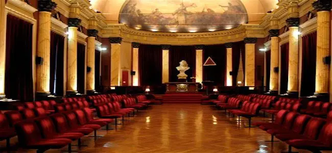 Salle_reunion_grand_orient_07_04_2013.jpg