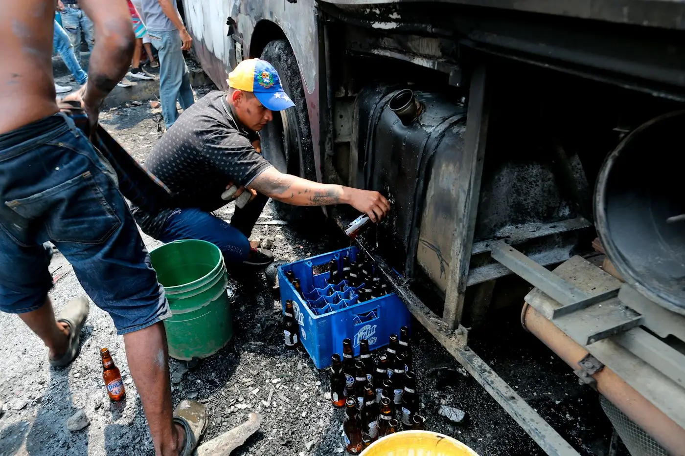 Burning aid venezuella molotov 12 03 2019