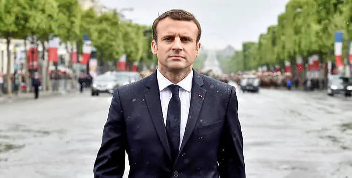 Macron moins 4 points